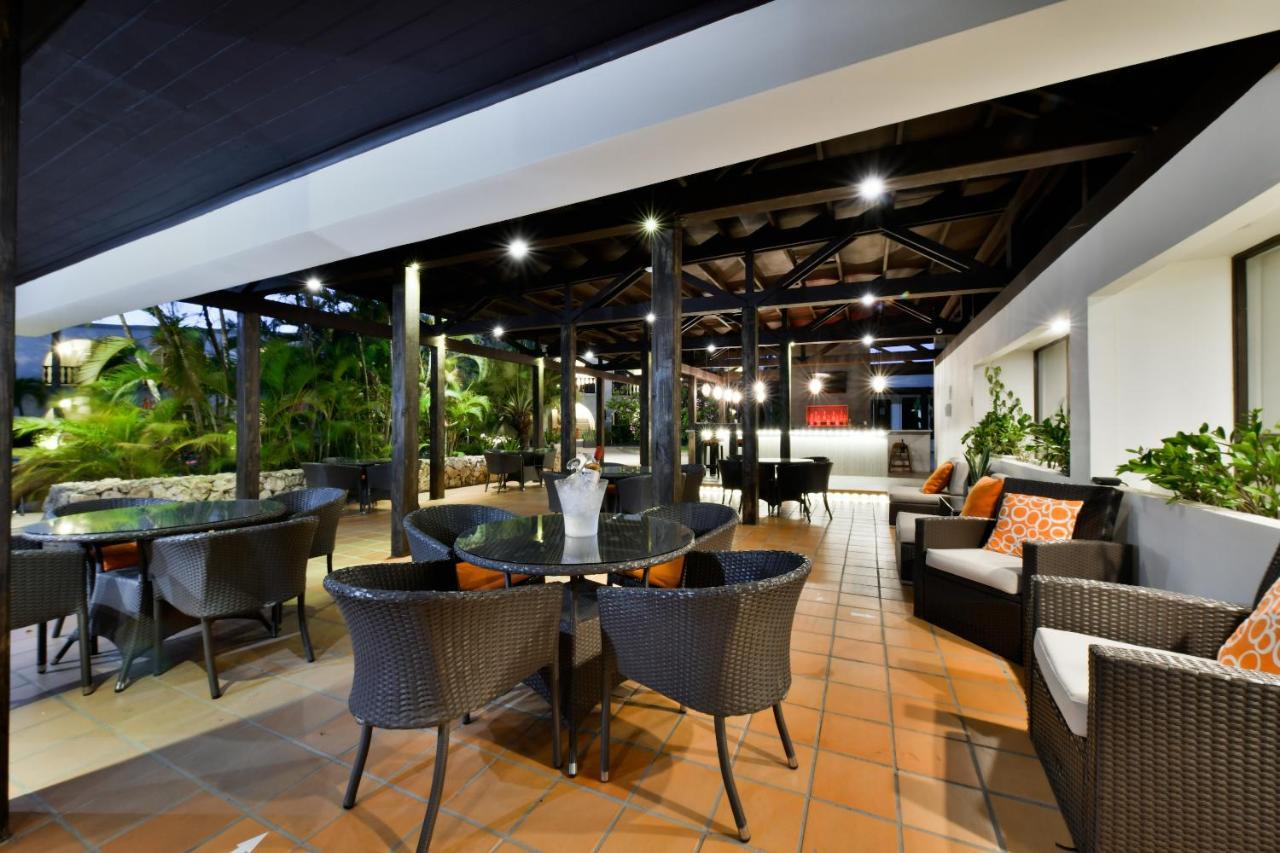 Talk Of The Town Beach Hotel & Beach Club By Gh Hoteles Oranjestad Ngoại thất bức ảnh