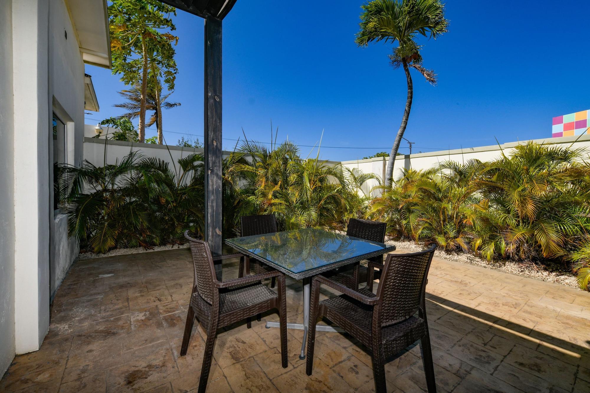 Talk Of The Town Beach Hotel & Beach Club By Gh Hoteles Oranjestad Ngoại thất bức ảnh