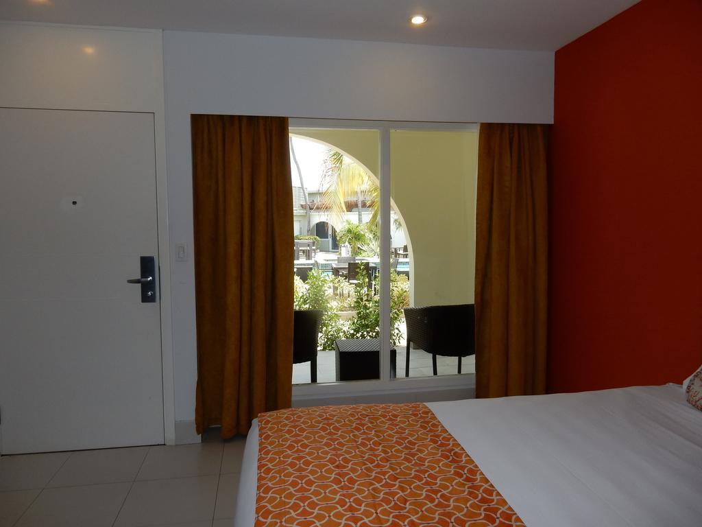 Talk Of The Town Beach Hotel & Beach Club By Gh Hoteles Oranjestad Ngoại thất bức ảnh