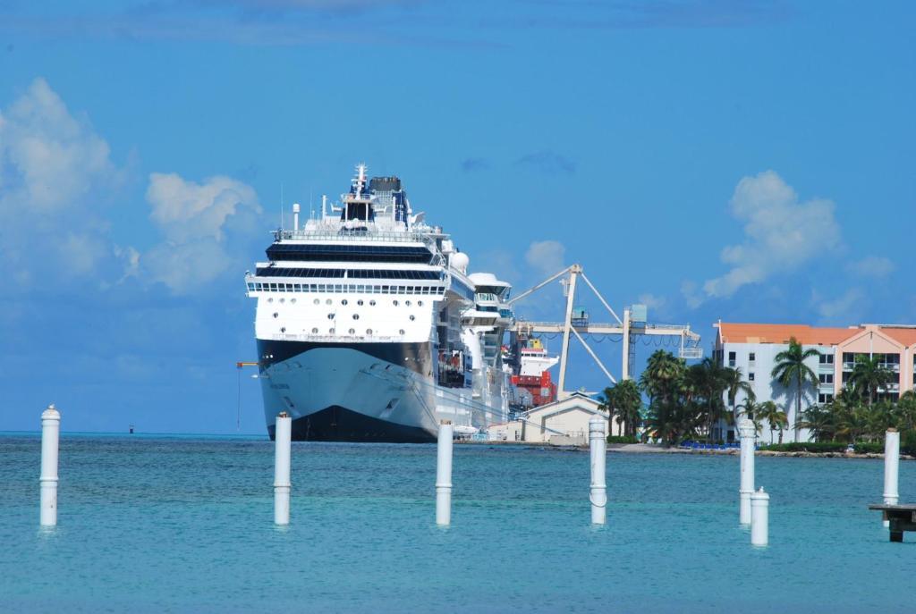 Talk Of The Town Beach Hotel & Beach Club By Gh Hoteles Oranjestad Ngoại thất bức ảnh