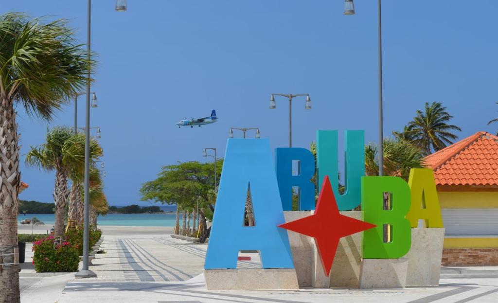Talk Of The Town Beach Hotel & Beach Club By Gh Hoteles Oranjestad Ngoại thất bức ảnh
